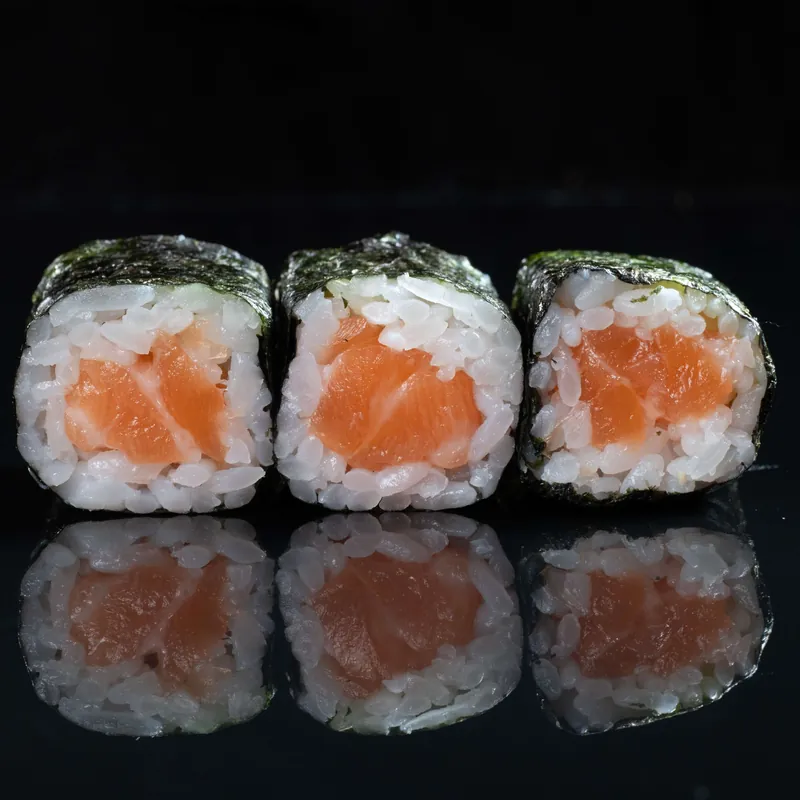 SALMON MAKI