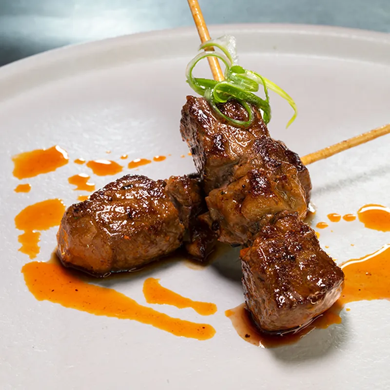 GEGRILLTE RINDFLEISCHSPIESSE
