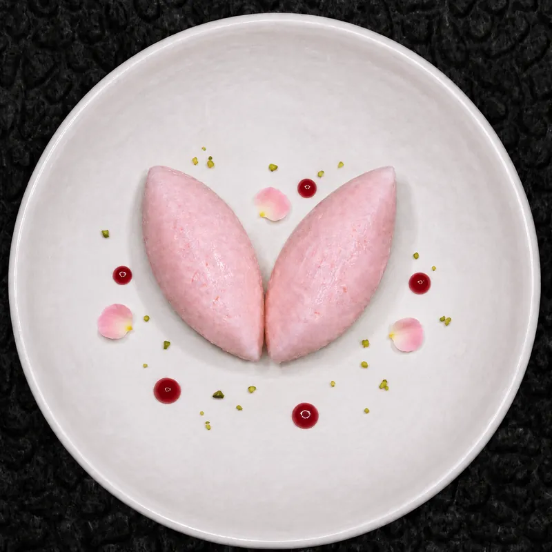 LYCHEE ICE CREAM